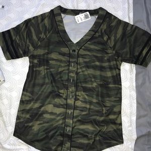 Forever 21 Woman’s Logo Shirt/Jersey.